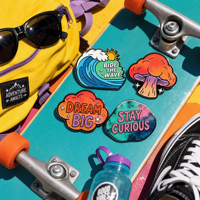 Broches personnalisées en émail dur, logo, broche en métal, vente en gros, marque, dessin animé, objet de collection, souvenir