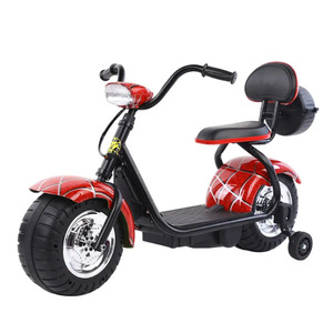 Voiture à pédales pour enfants, modèle City, en plastique et métal, inspirée de la moto Halley. - Product Image 2