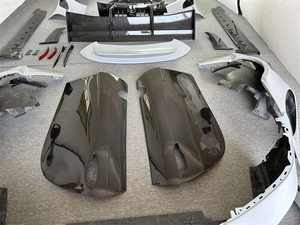 新しい炭素繊維ボディキットポルシェ911 992 GT3RSアップグレードフロントバンパーサイドスカートフェンダーフードトウフックカットアウト付き - Product Image 3