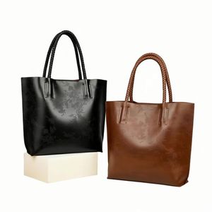 Sacs à bandoulière pour femmes en gros, sacs décontractés en feutre à porter sous le bras, mini sacs à chaîne de couleur unie avec poupée en peluche - Product Image 4