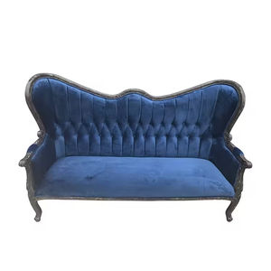 <span class=keywords><strong>Sofa</strong></span> Dua Dudukan Gaya Eropa Klasik <span class=keywords><strong>Vintage</strong></span> Berbahan Beludru Biru dengan Rangka Kayu Gelap Berukir dan Sandaran Berumbai Kancing - Product Image 5