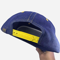 Tela vaquera personalizada auditada por SGS, modelo de marco A, gorra SnapBack de 5 paneles con parches de borde merrow