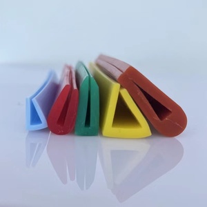 Chất lượng cao <span class=keywords><strong>D</strong></span>ải <span class=keywords><strong>EPDM</strong></span> Rắn cao su <span class=keywords><strong>D</strong></span>ải tùy chỉnh <span class=keywords><strong>EPDM</strong></span> đùn <span class=keywords><strong>D</strong></span>ải với logo Silicone cao su con <span class=keywords><strong>d</strong></span>ấu màu đen - Product Image 5