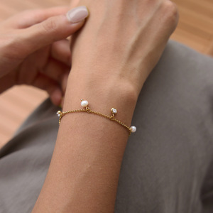Ensemble de bijoux populaire en acier inoxydable plaqué or 18 carats, chaîne Rolo, étanche, inaltérable, avec breloques en perles d'eau douce - Product Image 4