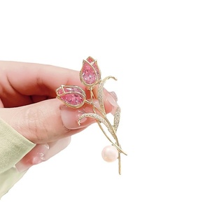 Nouvelle broche tulipe unisexe luxueuse et élégante en alliage plaqué, épingle antidérapante, populaire en ligne, vente en gros simple - Product Image 5