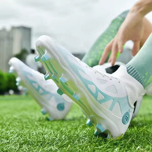 Nouvelles chaussures de football confortables pour jeunes et adolescents, chaussures de sport à tige basse pour intérieur et extérieur. - Product Image 5