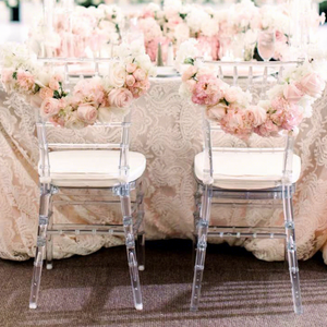 Location de meubles de fête moderne, chaise Chiavari transparente en résine plastique, chaise d'église à livraison rapide - Product Image 1