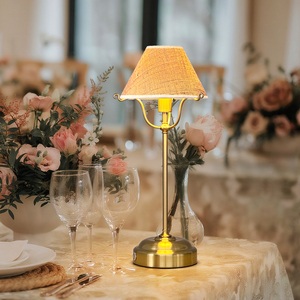 <span class=keywords><strong>Led</strong></span> bảng đèn vàng không dây với E14 bóng đèn cơ sở cho nhà hàng trang trí nội thất 2700K chất lượng cao thân thiện với môi di động cảm ứng có thể sạc lại - Product Image 1