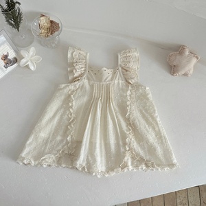 Jolie robe d'été sans manches en coton mélangé avec dentelle et œillets pour bébé fille, idéale pour le quotidien - Product Image 1