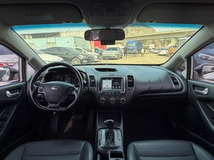 Berline compacte 2018 ARGENT Marque coréenne La nouvelle K3 Voiture à essence Économie de carburant Navigation Sièges chauffants Connectivité smartphone - Product Image 3