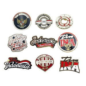 Fabricants de badges : conception gratuite, logo personnalisé, cadeaux promotionnels pour compétitions de football traditionnel, épingles de revers en émail souple ou dur - Product Image 5
