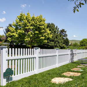 Paneles y Postes de Cerca de PVC Vinílico Blanco para Exteriores - Cerca de Estilo Picket con Puerta - Product Image 2