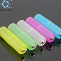 Promotionnel coloré AAA à AA taille Portable batterie sèche convertisseur de cellule en plastique adaptateur entretoise commutateur boîtier