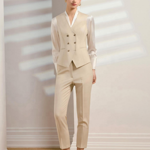 Abiti da <span class=keywords><strong>Donna</strong></span> su Misura alla Moda, Completi da Lavoro Femminili Personalizzati con MOQ Basso, Tessuto 100% Lana Super120s Bianco Latte, Fornitura a Lungo Termine - Product Image 3