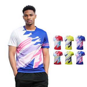 T-shirt de course respirant Slim Fit pour hommes pour les entraînements de gymnastique avec coutures anti-frottement - Product Image 1