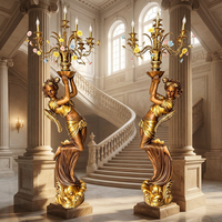 Chef-d'œuvre : Figurines ailées en bronze doré tenant des candélabres floraux - Éclairage de luxe de qualité muséale, sculpture en bronze