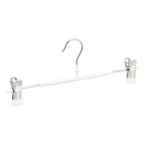 Cintre à pantalons avec pinces antidérapantes en plastique, type crochet, pour le rangement des vêtements - Product Image 1