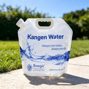 Sac d'eau alcaline pliable de grande capacité, 5 litres, avec poignée et bec verseur - Product Image 1