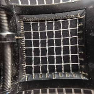 एक अत्यधिक पारदर्शी और अत्यधिक प्रभावी प्लास्टिक जाल जो फसलों को कीटों द्वारा क्षतिग्रस्त होने से रोक सकता है - Product Image 3