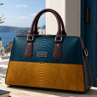 Sac à main Boston pour homme en similicuir gaufré serpent, colorblock tricolore, avec poignée supérieure, structuré, pour le travail
