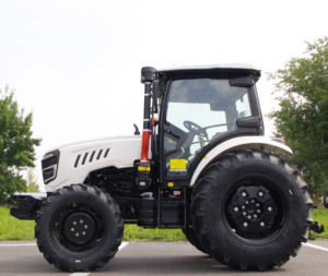 Tractor 4x4 de 180 CV con Transmisión 12+12 y Chasis ROPS para Terrenos Inclinados - Product Image 5