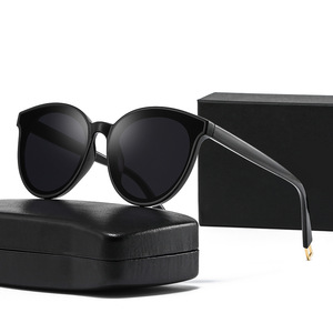 Gm Gafas de sol para mujer, montura de PC, protección polarizada Uv400, tipo 3 lentes, estilo unisex, negro con detalles en gris C1 - Product Image 3