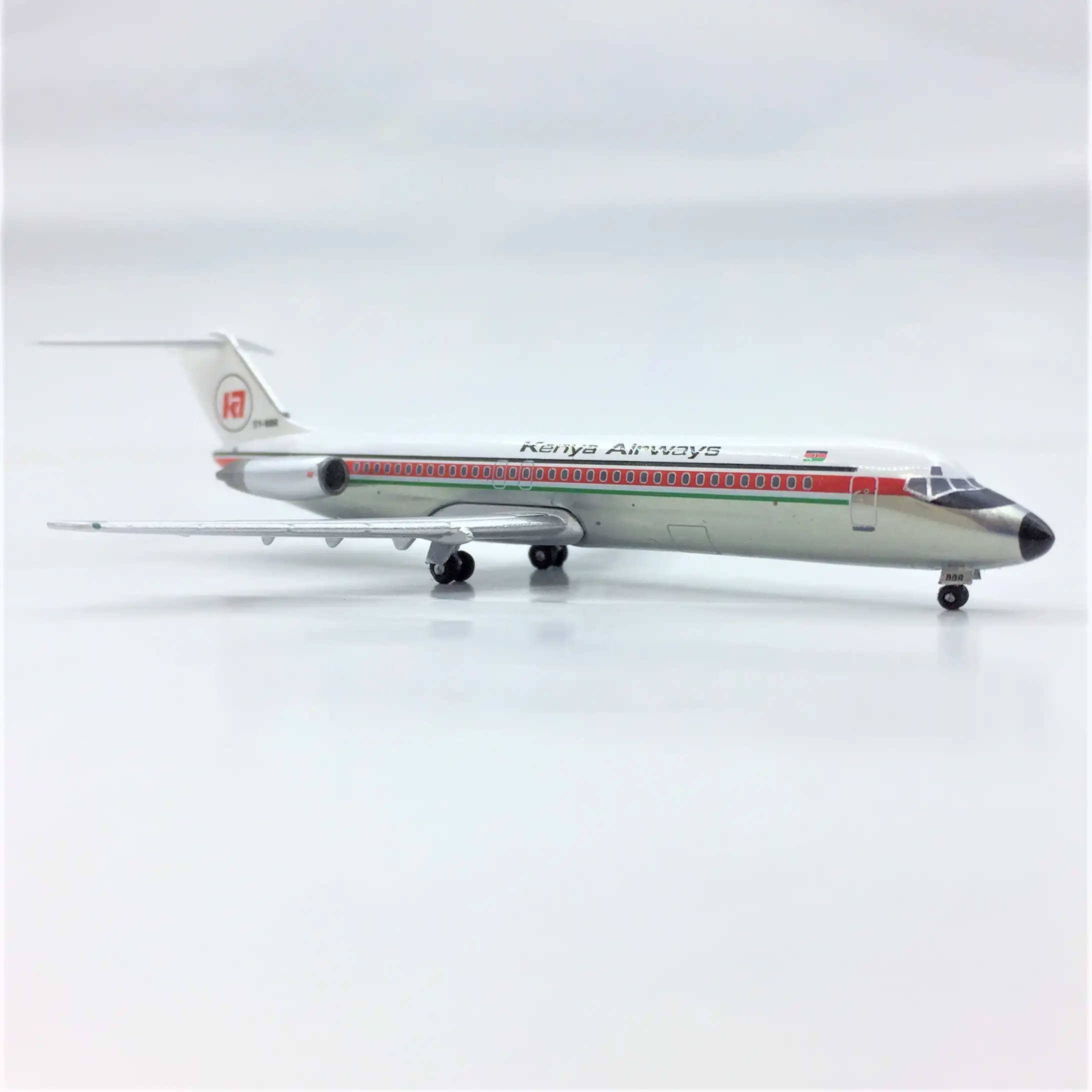 1 400 modelo de avión Dauglas DC-9 de alta detallada de fundición modelo de avión para Kenya Airways
