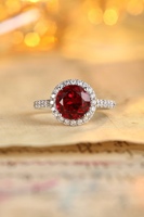Bague de fiançailles Lanphear Jewelry en platine PT950, rubis taille ovale vintage avec halo et bande double couche pavé