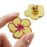 Broches personnalisées en métal, alliage de zinc, plaqué or, émail, en forme de fleur, personnalisables pour souvenir d'entreprise, cadeau de voyage