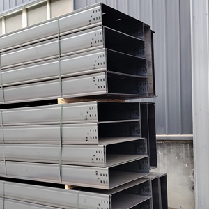 Bandeja de Cables Industrial de Acero Ignífuga, Soporte Inferior Resistente al Fuego, Caja de Cableado Ventilada y Perforada, Capacidad para 80 Piezas - Product Image 1