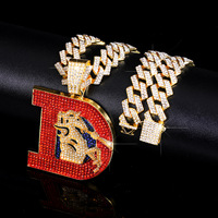 Collar con colgante de caballo con letra D inspirado en equipos, de aleación con pedrería, estilo Hip Hop, listo para enviar, joyería personalizada al por mayor