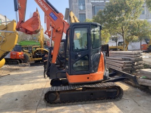 Excavadora HITACHI 55 de 5.5 Toneladas, 95% Nueva, Original con EPA y CE, Excavadora Pequeña Usada HITACHI 75, Hitachi 55 - Product Image 1