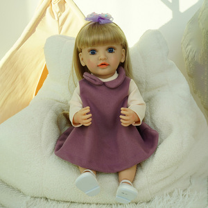 Poupée parlante télécommandée de 55 cm (22 pouces) pour filles, avec fonction d'enregistrement de récits, de musique et de chansons de berceuse, collection de poupées reborn interactives - Product Image 1