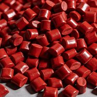 Masterbatch rouge résistant aux UV pour diffuseurs de lumière de canopies de stations-service