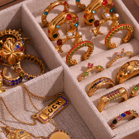 Modeschmuck Farbige Zirkon Ohrringe Halskette Schmuck Set Edelstahl 18 Vergoldeter HipHop Ring für Frauen