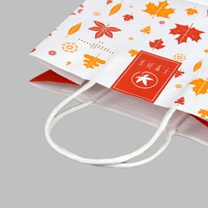 Bolsa de Compras de Papel Kraft Blanca y Marrón con Asas Retorcidas y Logotipo Personalizado en Oferta - Product Image 1