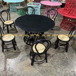 Table d'enfant en rotin multicolore faite à la main-Meubles pour chambres d'enfants, aires de jeux Prix de gros au Vietnam de haute qualité - Product Image 1
