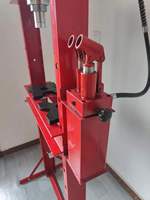 Presse d'atelier hydraulique pour garages et ateliers de réparation professionnels avec cadre en acier robuste et table de travail réglable