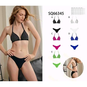 Set bikini HDJ con top e slip triangolari e design a pois, taglia 44 46, per abbigliamento da spiaggia - Product Image 1