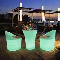 Table et chaise de jardin en PP imperméable et durable au design moderne pour la plage, la terrasse, la cour, le jardin et la maison de campagne