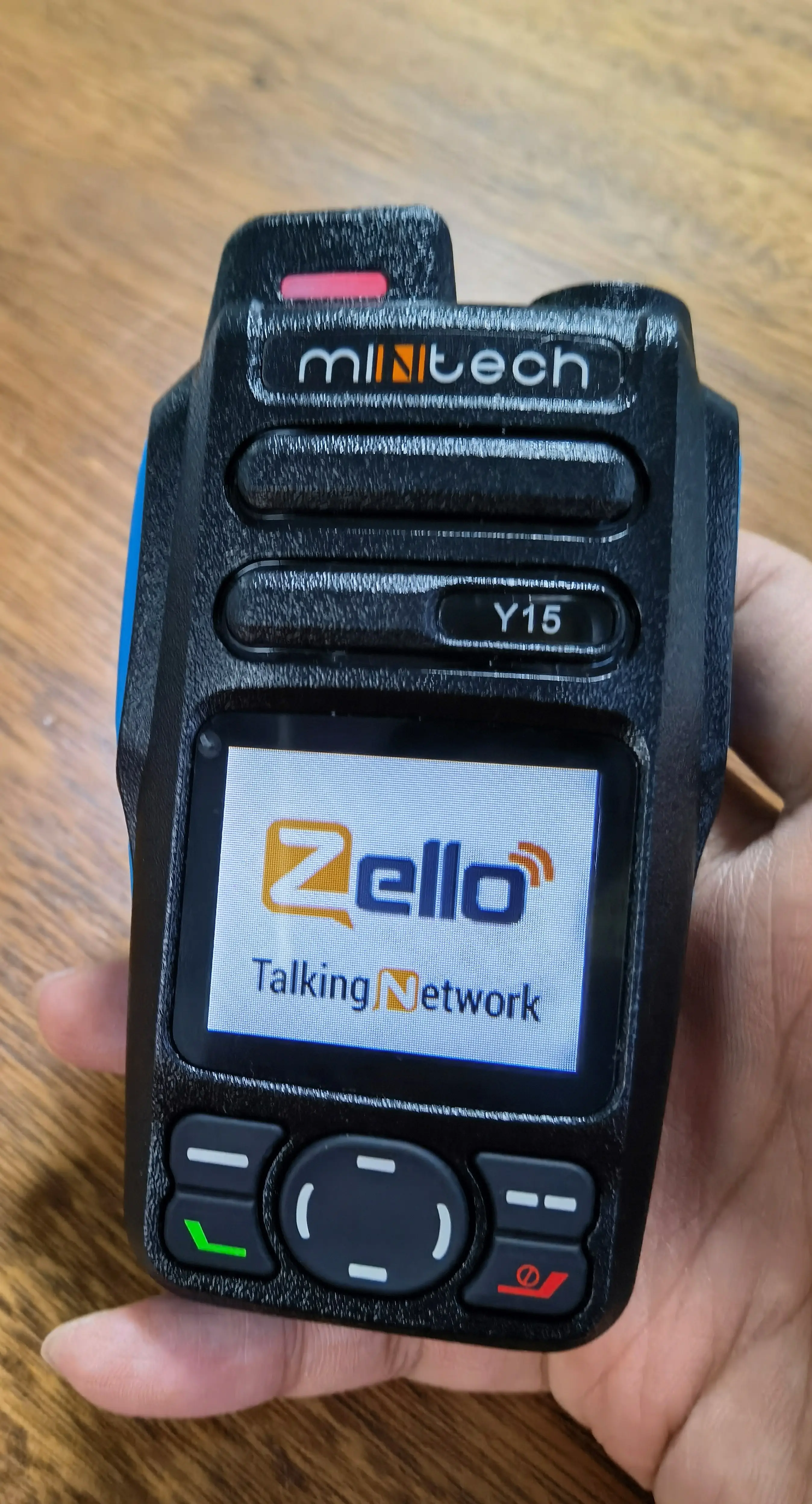 ज़ेलो वाईफ़ाई एंड्रॉइड वॉकी टॉकी सिम कार्ड 4जी एलटीई पीओसी टू वे रेडियो एमसी-525 के साथ