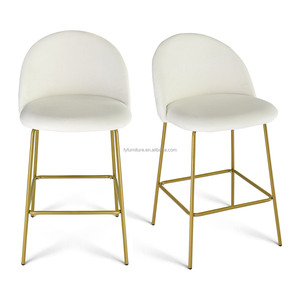 Vente en gros Petit déjeuner moderne de luxe Comptoir de cuisine Tabouret de bar en velours touffeté <span class=keywords><strong>chaise</strong></span> avec pieds en métal doré - Product Image 1