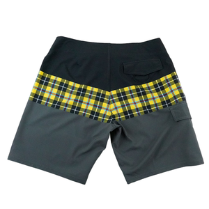 Shorts de plage tendance à carreaux pour hommes, durables et à séchage rapide, avec poches fonctionnelles pour le surf et les vacances tropicales - Product Image 5