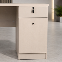 Bureau de direction moderne en bois, table de conférence modulaire avec espace informatique intégré pour manager