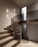 Escalier en pierre frittée empilée avec balustrade en verre, options de couleur entièrement personnalisables
