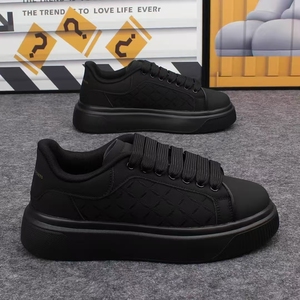 Zapatillas Deportivas de Alta Calidad para Hombre, Diseño Moderno, Casuales, Transpirables, con Cordones, Parte Superior de Malla, con Tachuelas y Suela Gruesa - Product Image 4