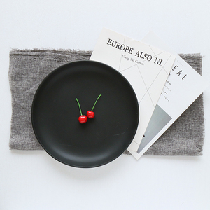 Assiettes et Plats en Céramique Noire Glaçée Modernes Porcelaine Durable Motif Végétal Échantillon Gratuit Service de Table pour Maison, Fêtes et Restaurants - Product Image 6