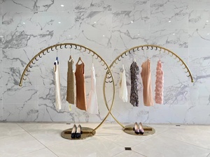 儿童服装店圆形展示架C形服装架，带衣帽钩独立式金属展示架 - Product Image 2