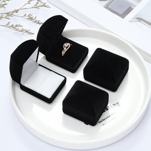 Wholesale High-end Spray Velvet <strong>Jewelry</strong> <strong>Box</strong> <strong>Flocking</strong> Flannel Ring Earrings <strong>Box</strong> <strong>Jewelry</strong> Packaging <strong>Box</strong>