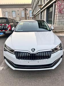 Volkswagens Skoda Kodiaq Coche de gasolina Skoda Superb 1,4 T 5 puertas 5 asientos Seaden 2025 Versión Nuevo Coche Precio barato China Car Export - Product Image 6